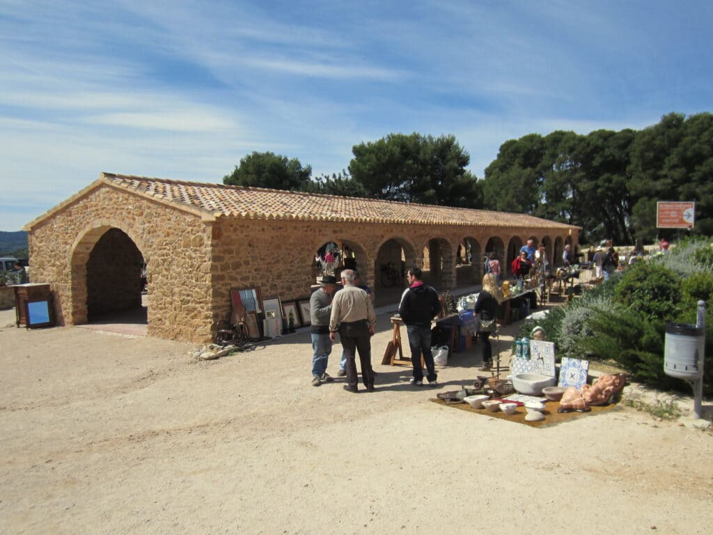 Mercat del RiuRau, Jesús Pobre