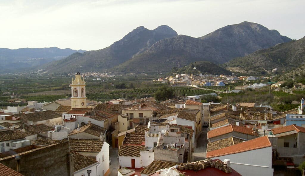 Vall de la Rectoría met in de verte het dorpje Sagra